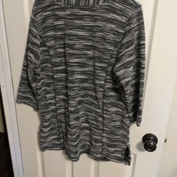 Liz Claiborne Weekend Wear long Tunic V-Neck Sweater Black and White - Picture 6 of 6